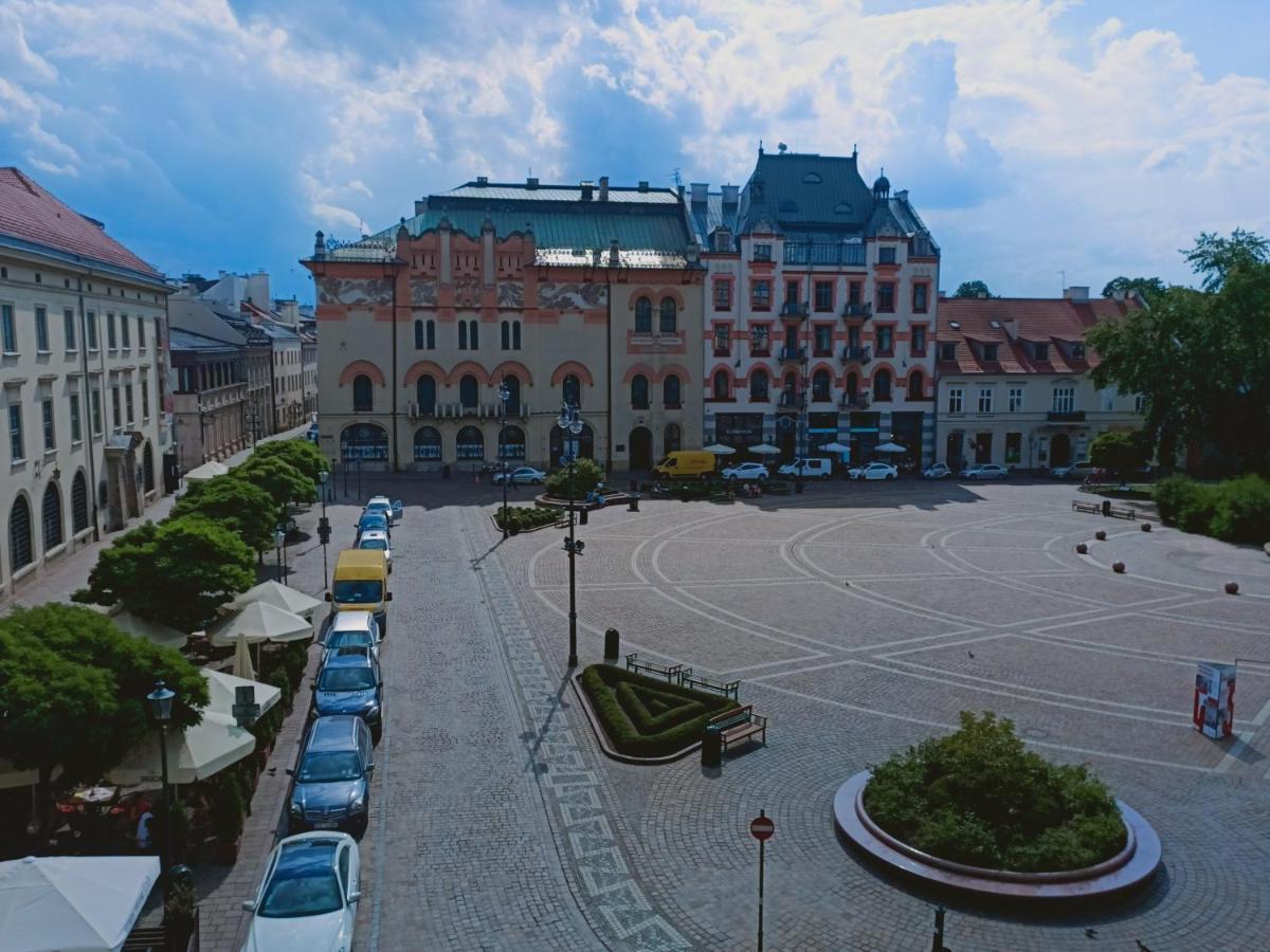 View To The Cracow Basic Apartment Krakow Exterior photo